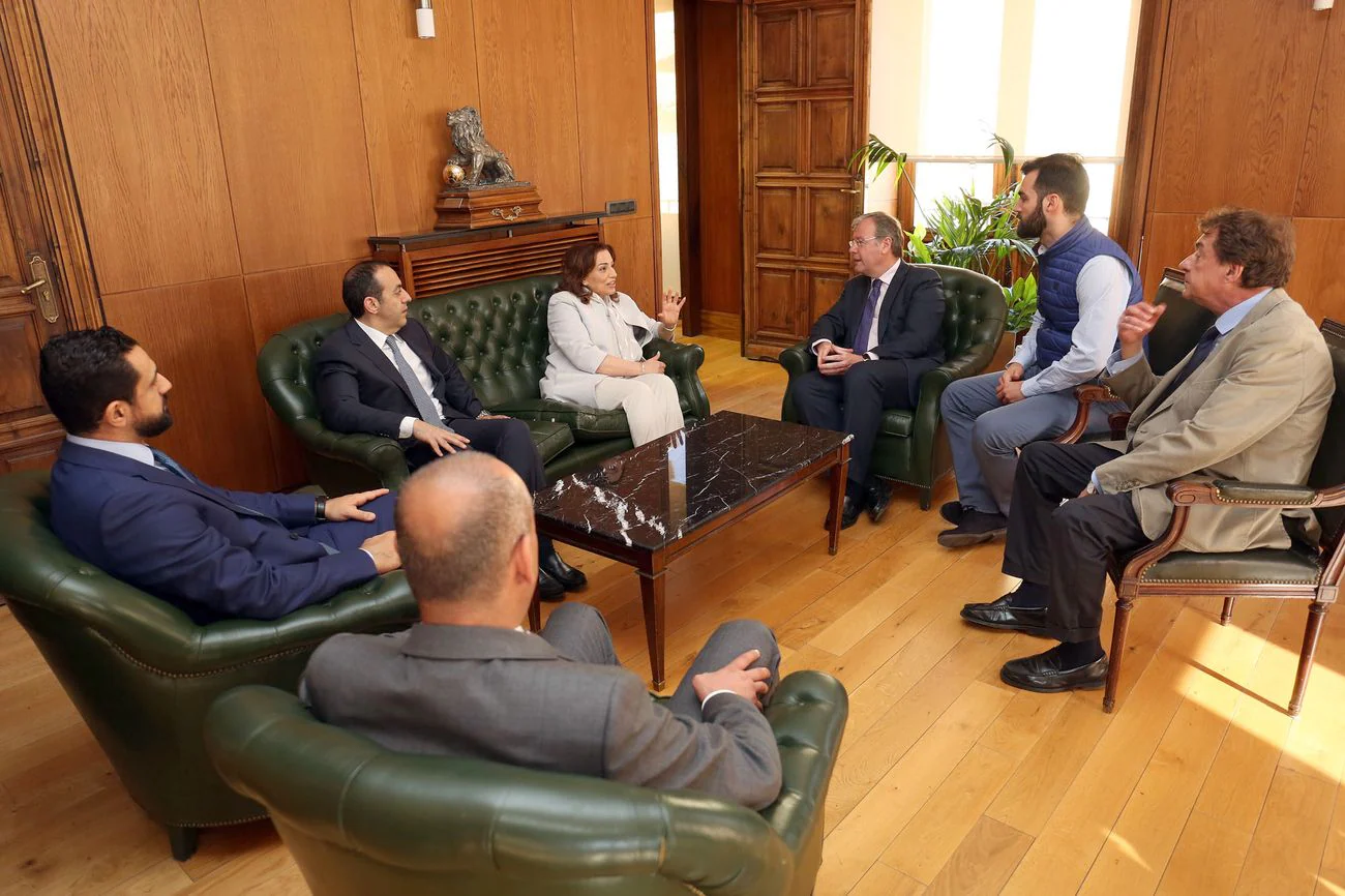 La nueva embajadora del Reino Hachemita de Jordania en España, Areej Al Hawamdeh, ha visitado este jueves tanto el Consistorio de San Marcelo como la Diputación Provincial de León.
