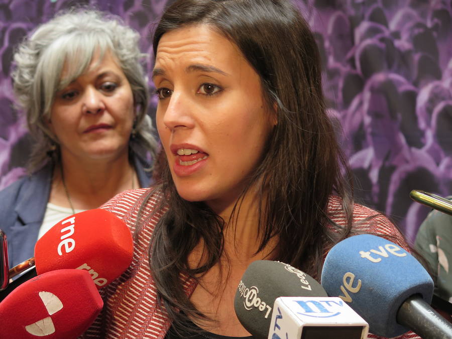 Irene Montero, portavoz de Unidos Podemos en el Congreso de los Diputados, y la diputada por León, Ana Marcello, se reúnen con colectivos de mujeres precariadas en Villaquilambre