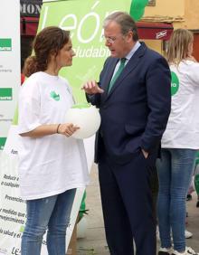 Imagen secundaria 2 - Diversas escenas del encuentro mantenido este viernes.