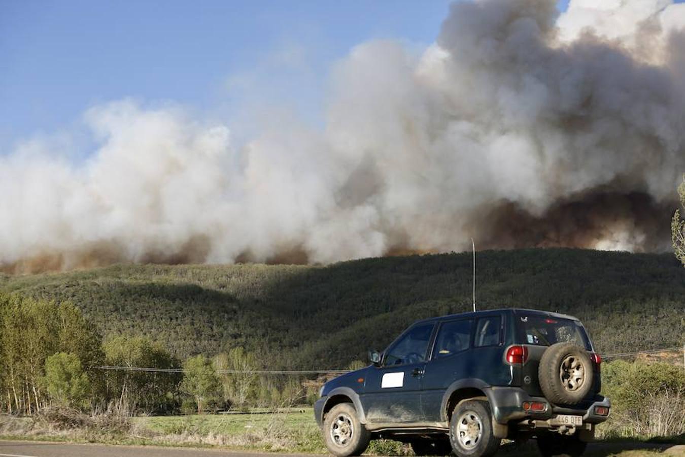 Fotos: Incendio en Santa Colomba de Curueño