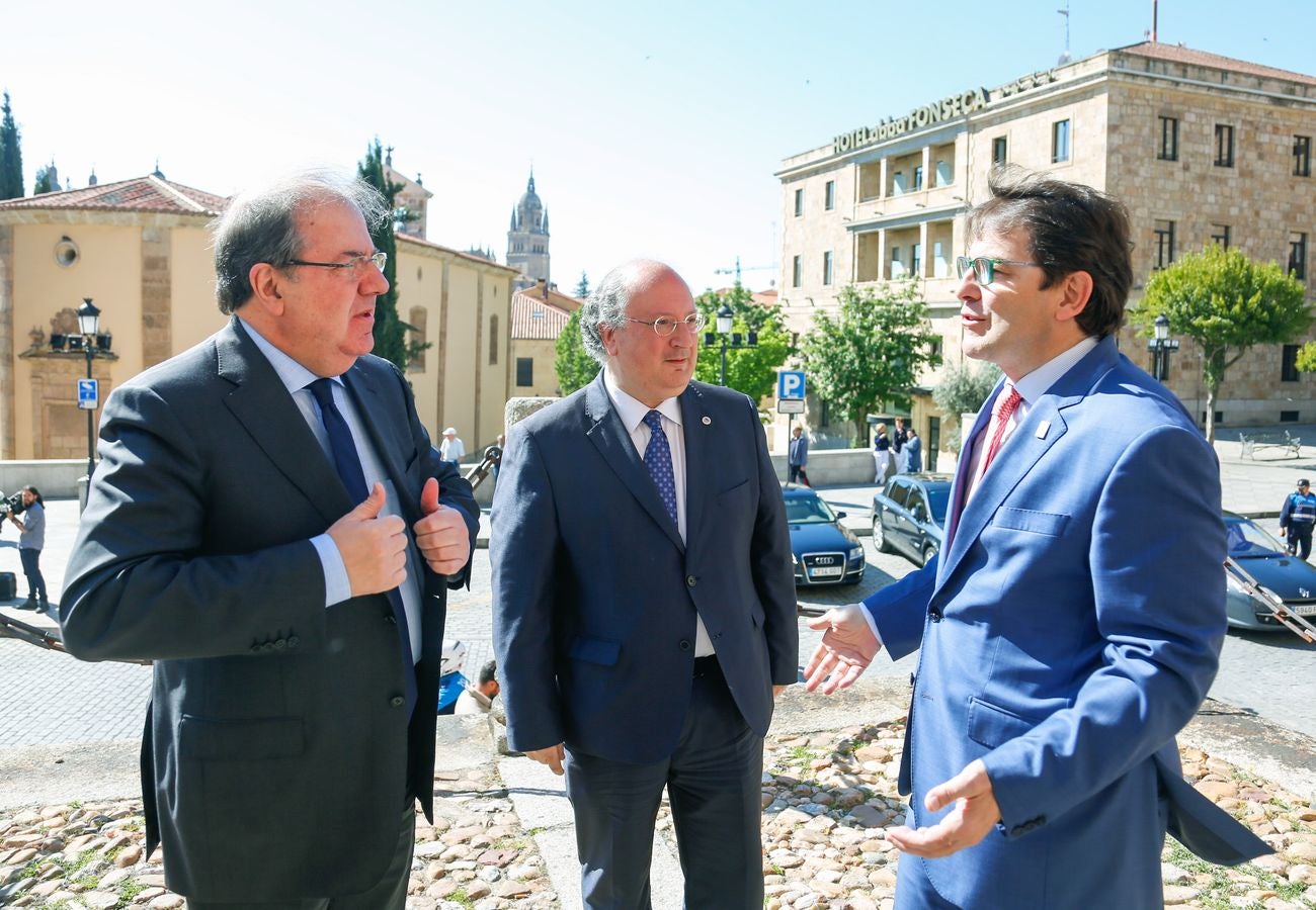 Pleno de las Cortes por la presentación del informe anual del Procurador del Común en la capilla del Colegio Fonseca de Salamanca