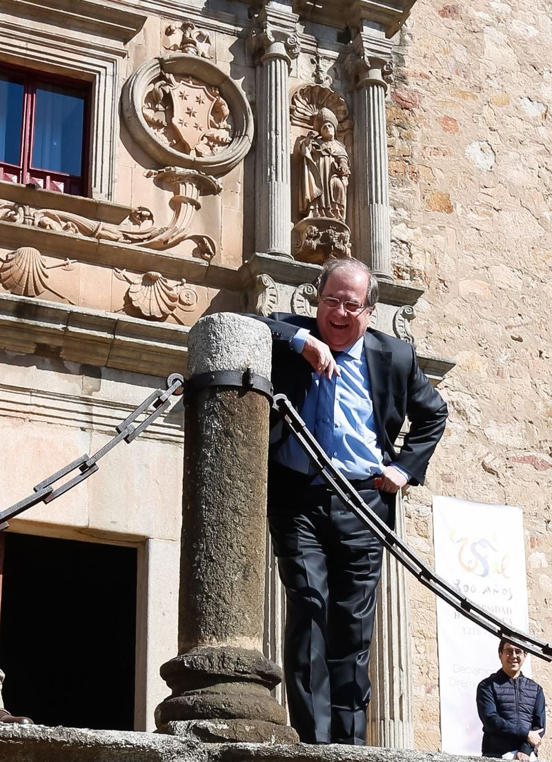 Pleno de las Cortes por la presentación del informe anual del Procurador del Común en la capilla del Colegio Fonseca de Salamanca