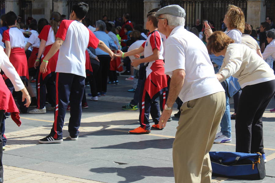 Fotos: Imágenes de la clase intergeneracional