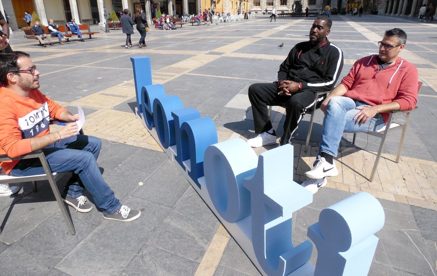 Xavi Fernández y Reggie Johnson, dos leyendas del baloncesto leonés, han repasado en el diario digital la historia de este deporte en una jornada emotiva y cargada de recuerdos