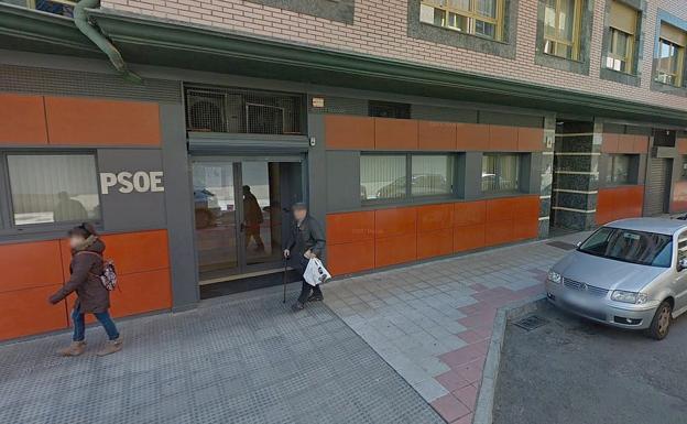 Imagen de la sede del PSOE en León.