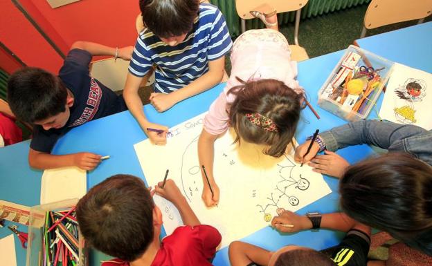 Alumnos del colegio Tello Telléz, uno de los centros del programa de la Junta 'Conciliamos en Verano'.