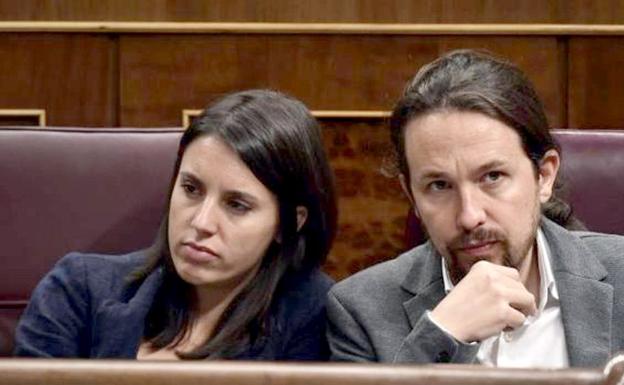 Pablo Iglesias e Irene Montero en el Congreso de los Diputados.