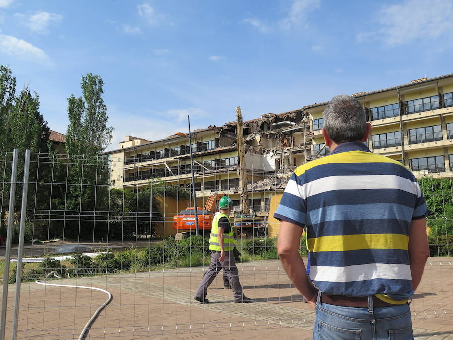 Fotos: Curiosos en las obras de demolición de San Marcos