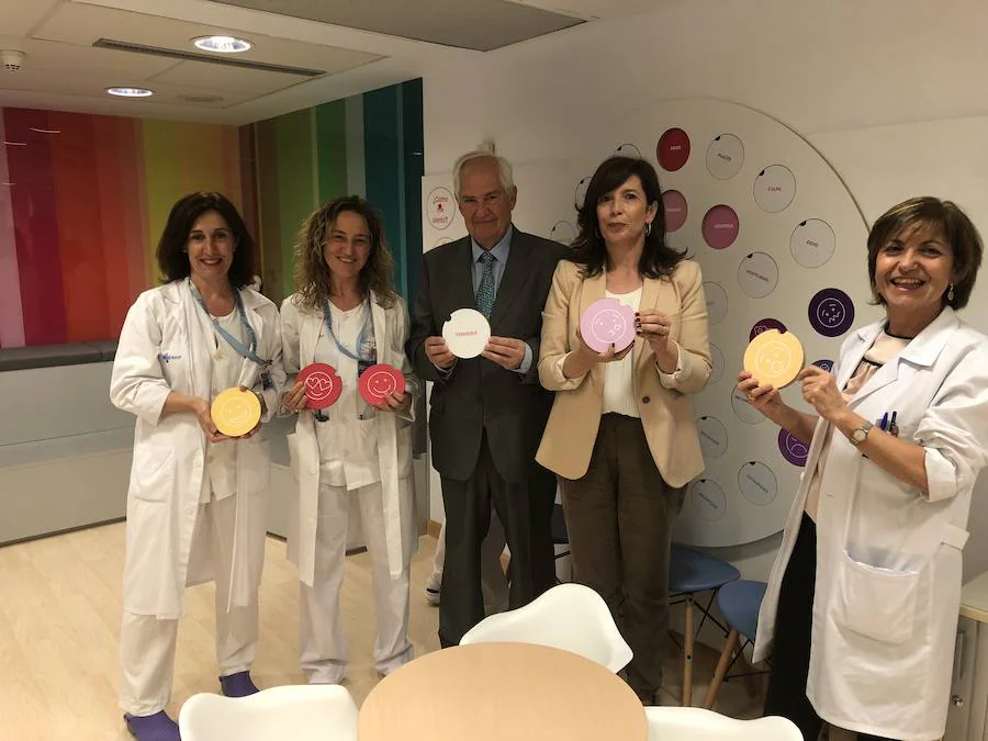 Fotos: El Hospital de León inaugura el Aula de las Emociones