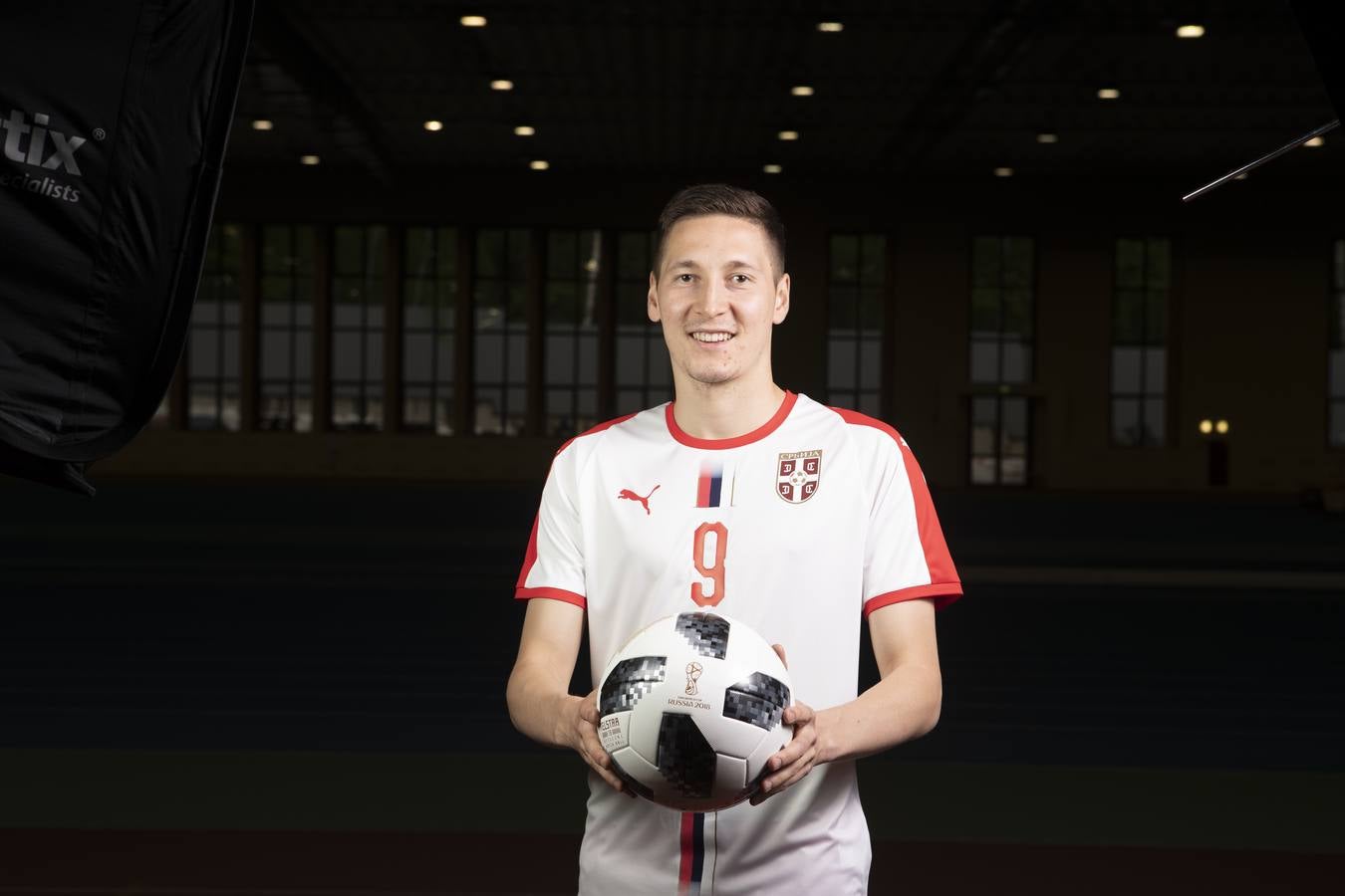 Daler Kuzyaev, con la camiseta de Serbia.