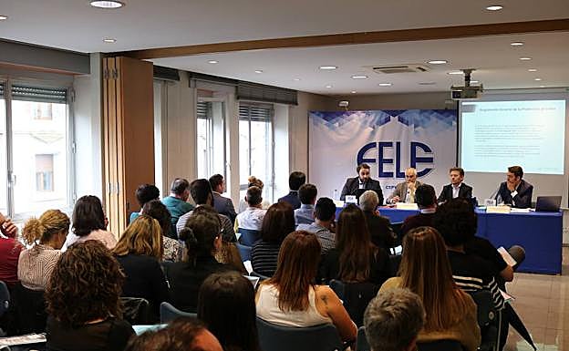 Más de medio centenar de empresarios se interesan por la nueva normativa europea de Protección de Datos en la Fele