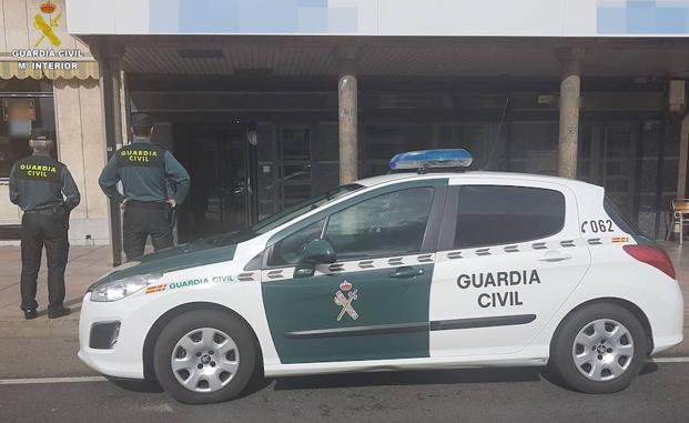 Patrulla de la Guardia Civil.