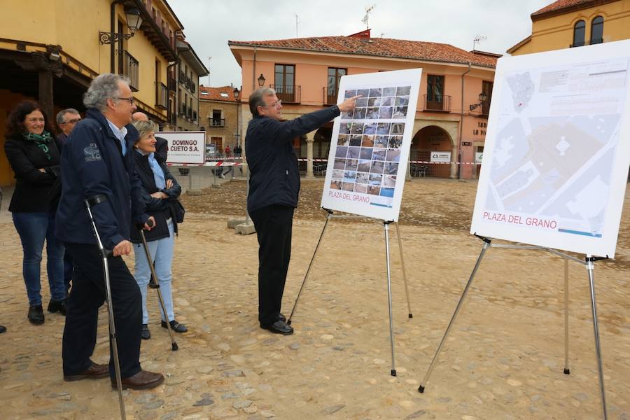 Fotos: Visita a las obras de la Plaza del Grano