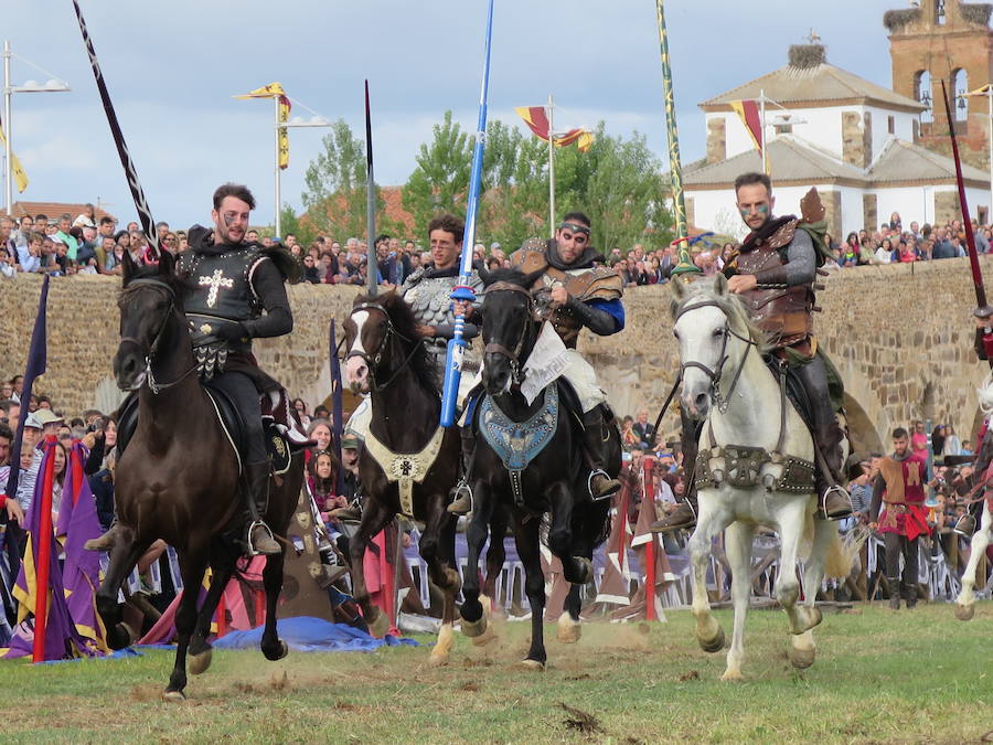 Fotos: Tradicional representación de las Justas medievales en Hospital de Órbigo