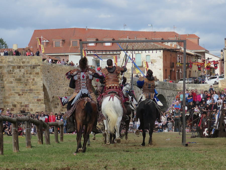 Fotos: Tradicional representación de las Justas medievales en Hospital de Órbigo