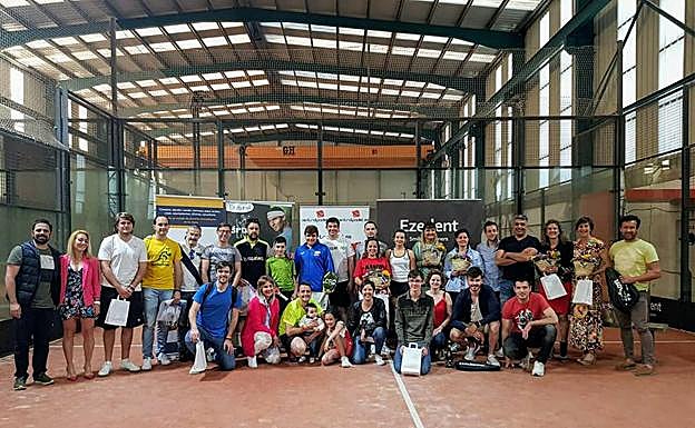 Foto de familia del torneo.