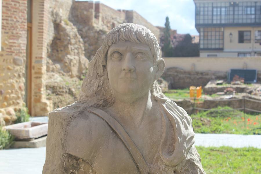 Fotos: Trajano da la bienvenida a León