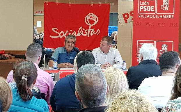 Los socialistas debaten en futuro de las pensiones en Navatejera