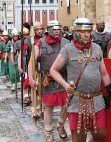 Imagen secundaria 2 - Un águila para llevar con orgullo y defender con la vida