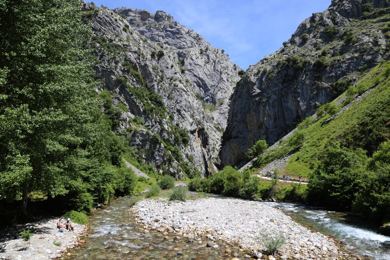 Comienzo de la ruta del Cares en Caín de Valdeón.