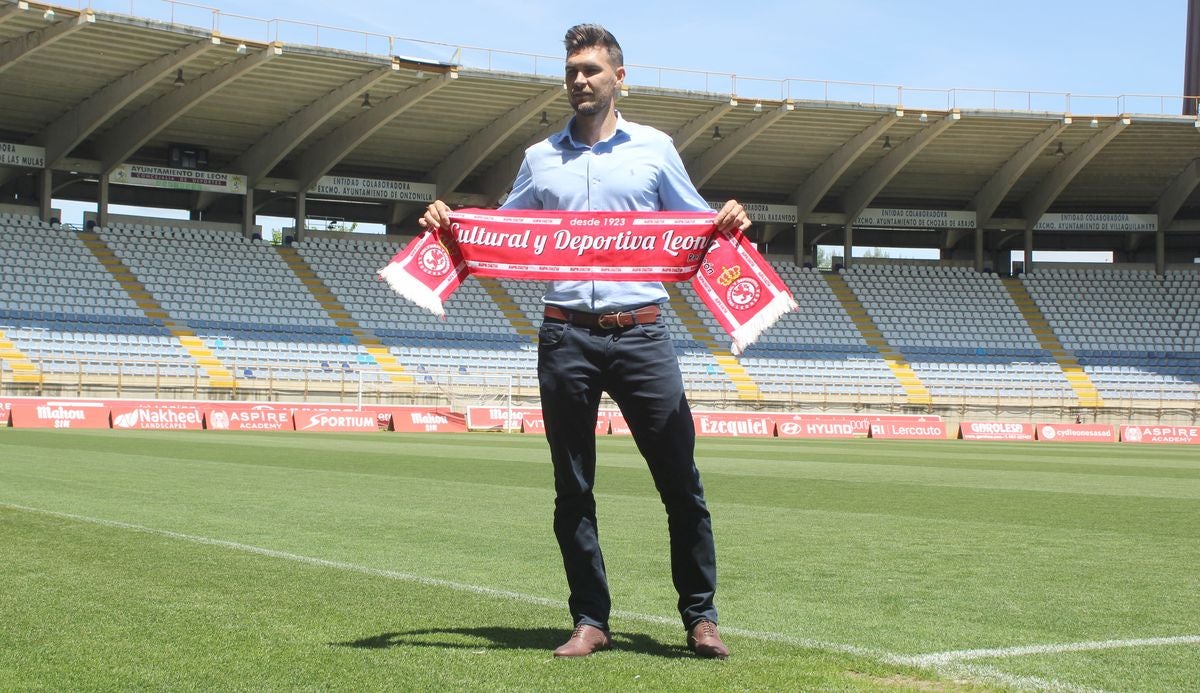 Fotos: Víctor Cea es presentado como nuevo entrenador de la Cultural