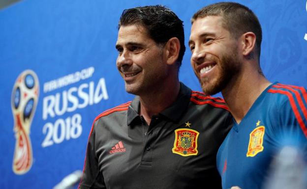 Fernando Hierro y Sergio Ramos en rueda de prensa