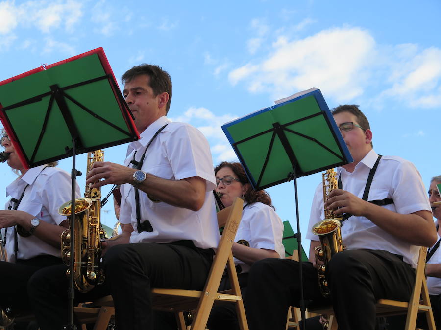 Fotos: Concierto en la Plaza de la Regla