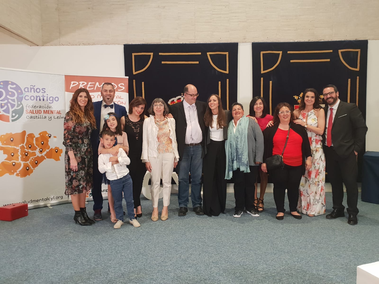 Delegación leonesa de Alfaem con las premiadas