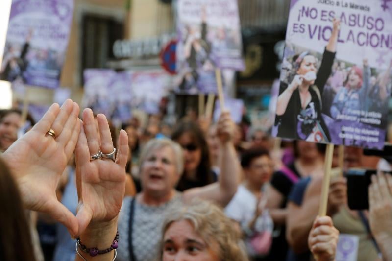 Decenas de asociaciones feministas convocan a la ciudadanía contra el sistema judicial «que ampara a violadores y desprotege a las mujeres»