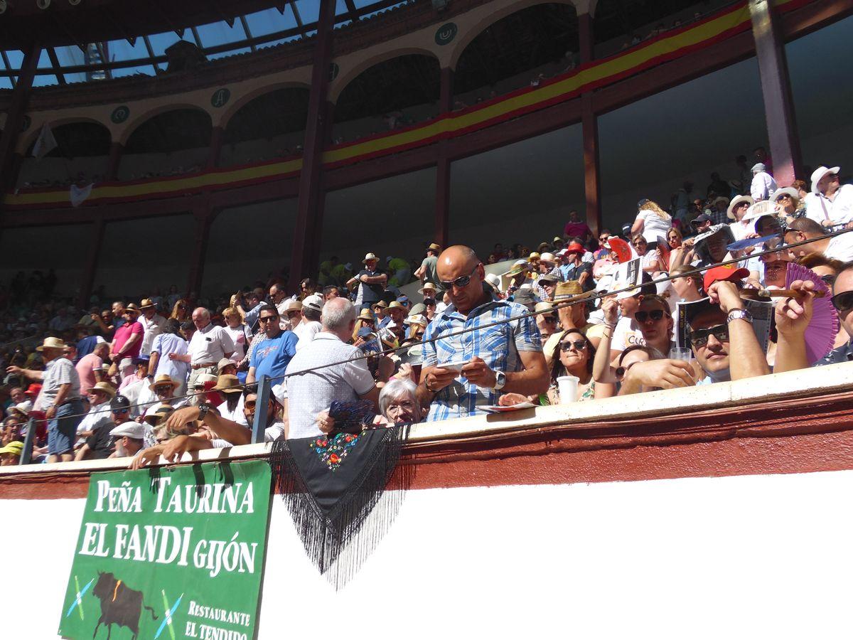 Fotos: Hermoso de Mendoza, Padilla y El Fandi triunfan en León