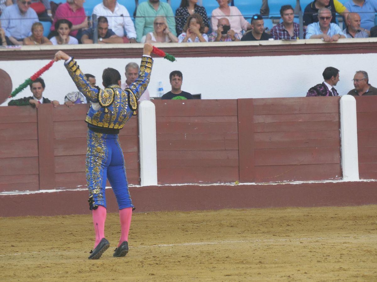 Fotos: Hermoso de Mendoza, Padilla y El Fandi triunfan en León