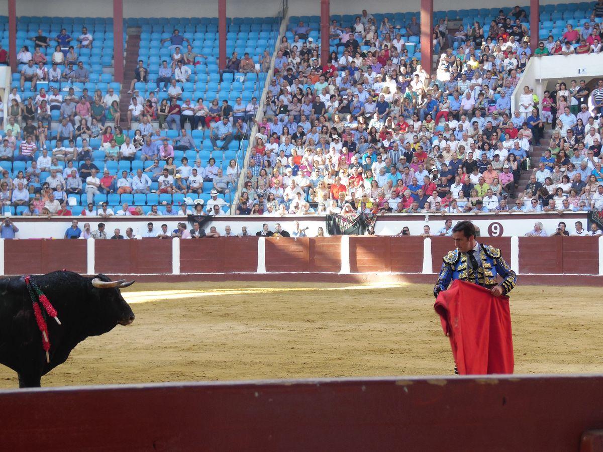 Fotos: Hermoso de Mendoza, Padilla y El Fandi triunfan en León