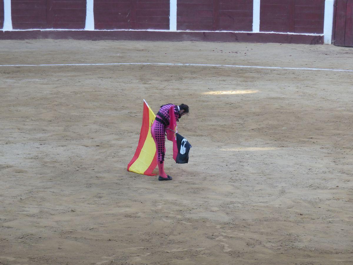 Fotos: Hermoso de Mendoza, Padilla y El Fandi triunfan en León