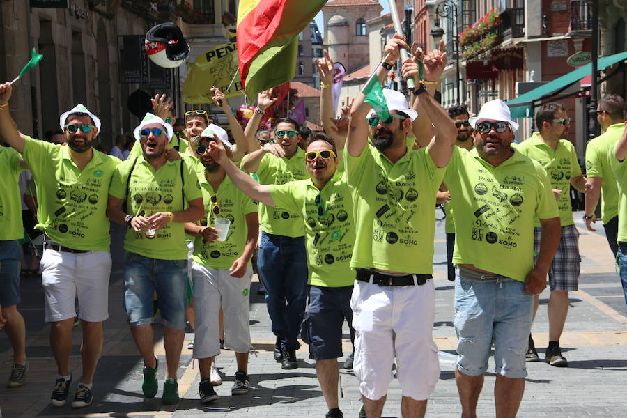 Fotos: Las peñas encienden San Juan y San Pedro