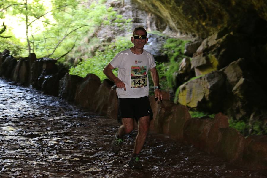 Primera prueba de la Copa Diputación de Trail 2018 que se celebra en el entrono de la localidad de Valporquero adentrandose en la cueva para recorrerla durante 400mts