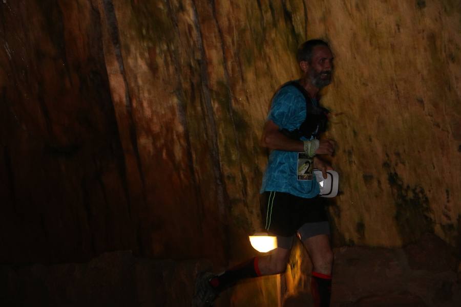 Primera prueba de la Copa Diputación de Trail 2018 que se celebra en el entrono de la localidad de Valporquero adentrandose en la cueva para recorrerla durante 400mts