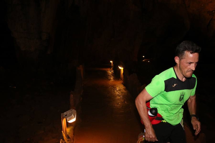 Primera prueba de la Copa Diputación de Trail 2018 que se celebra en el entrono de la localidad de Valporquero adentrandose en la cueva para recorrerla durante 400mts