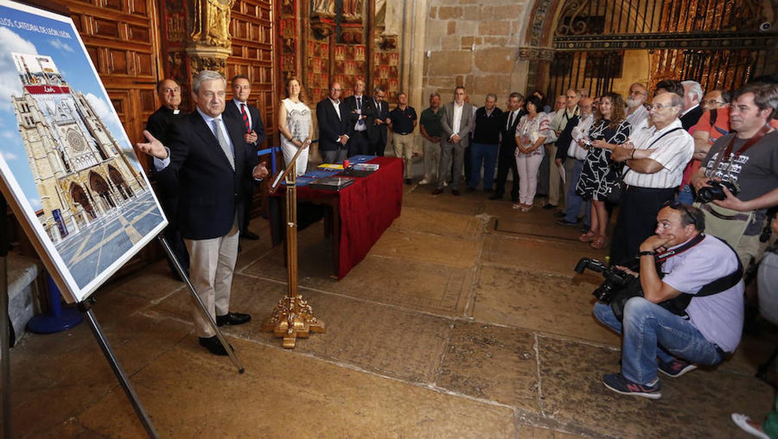 Fotos: Presentación del nuevo sello de Correos dedicado a León