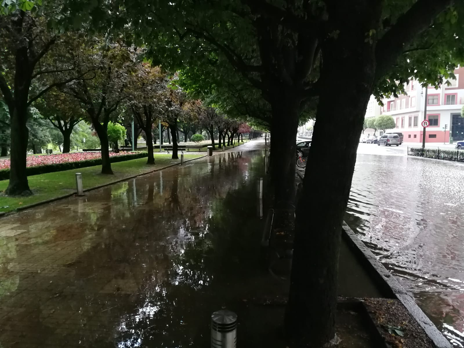 Fotos: Una gran tormenta sorprende a León y a su alfoz