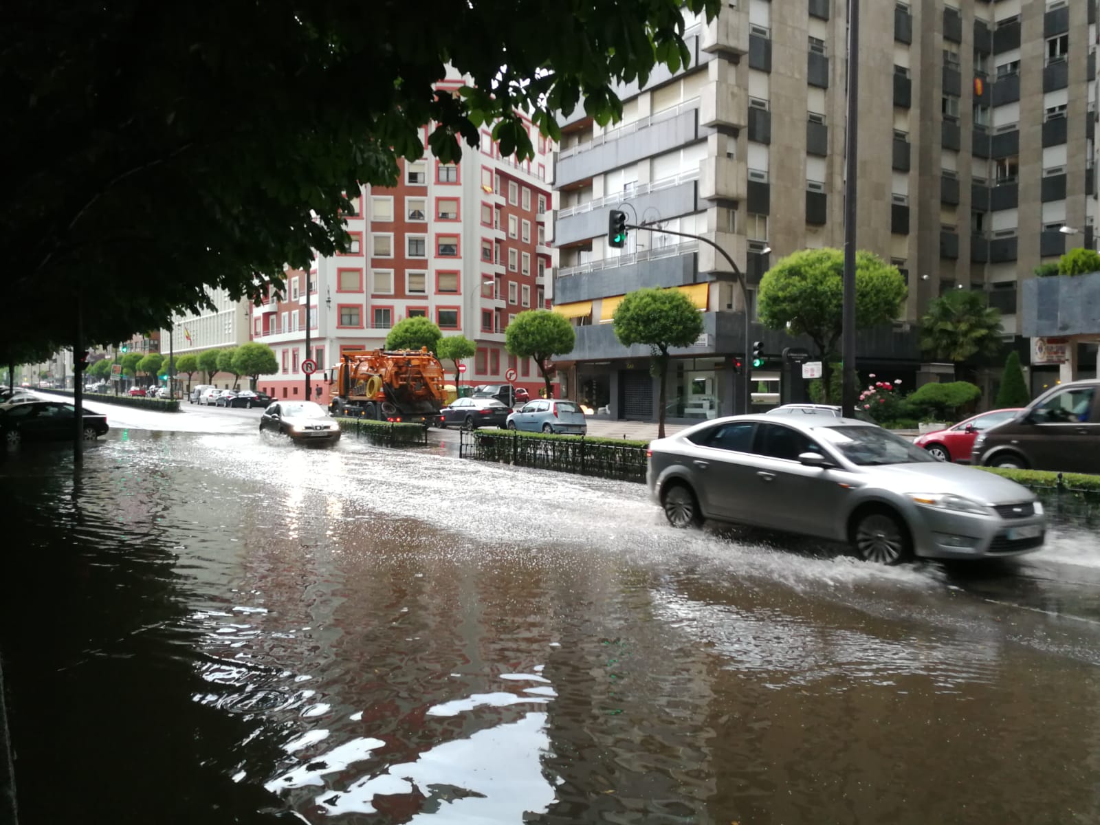 Fotos: Una gran tormenta sorprende a León y a su alfoz