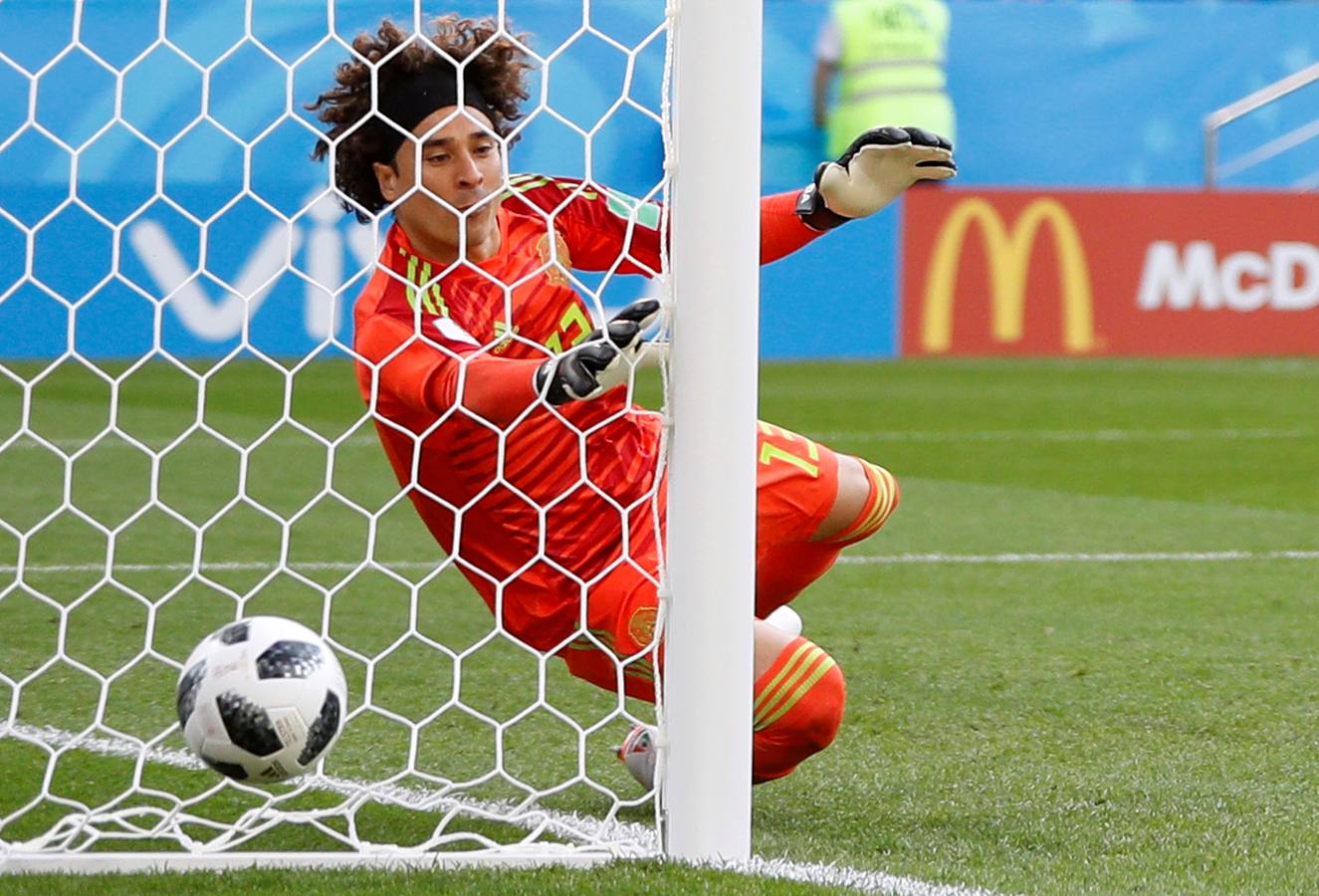 Suecia se impuso por 0-3 a México en el encuentro correspondiente a la tercera jornada del grupo F. La derrota de Alemania ante Corea del Sur dio el pase a ambas selecciones para octavos. 