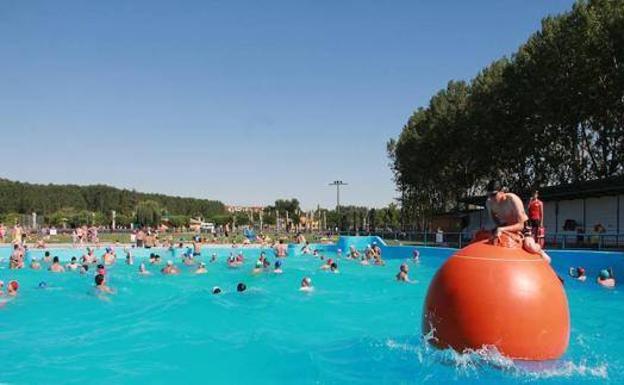 Más de 25.000 personas han disfrutado ya de las piscinas municipales de Valencia de Don Juan 