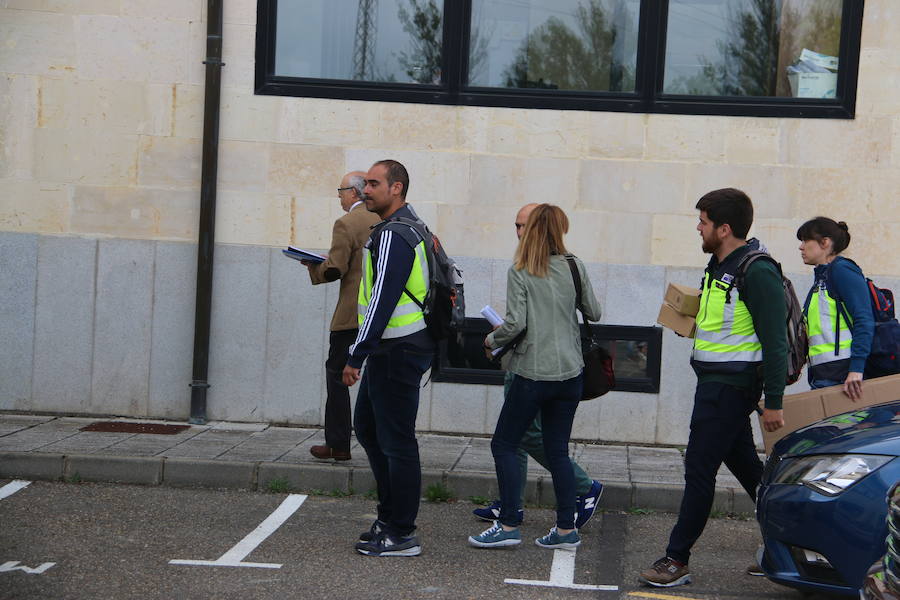 La Policía registra desde primera hora de la mañana las dependencias municipales y retiene a varios cargos públicos del Ayuntamiento de San Andrés del Rabanedo