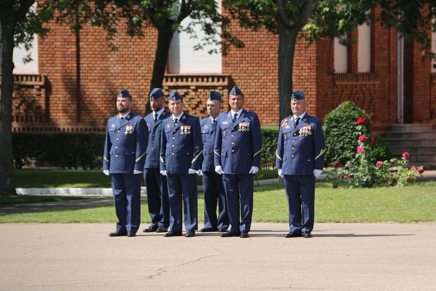 Fotos: El Rey Felipe VI entrega los despachos a los sargentos de la ABA