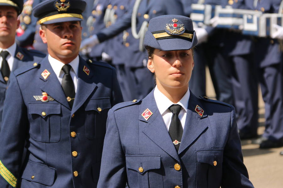 Fotos: El Rey Felipe VI entrega los despachos a los sargentos de la ABA