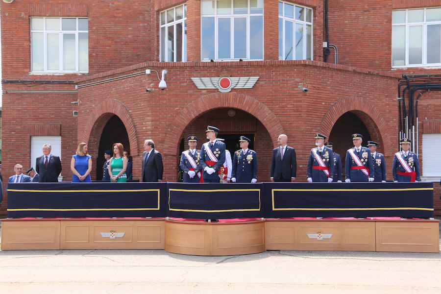 Fotos: El Rey Felipe VI entrega los despachos a los sargentos de la ABA