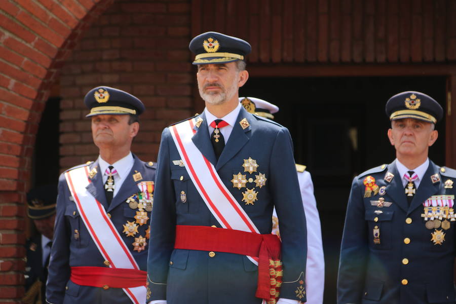 Fotos: El Rey Felipe VI entrega los despachos a los sargentos de la ABA