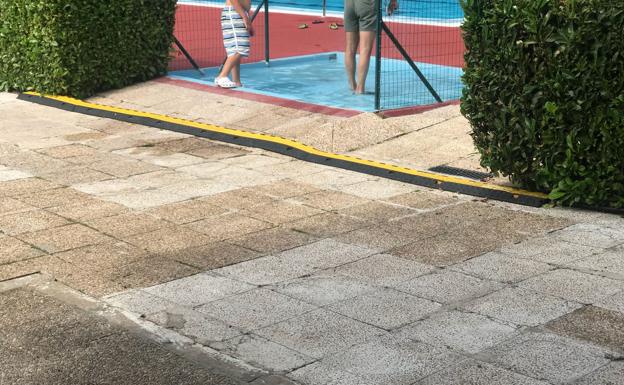 Imagen de la instalación a escasos centimentros de la piscina