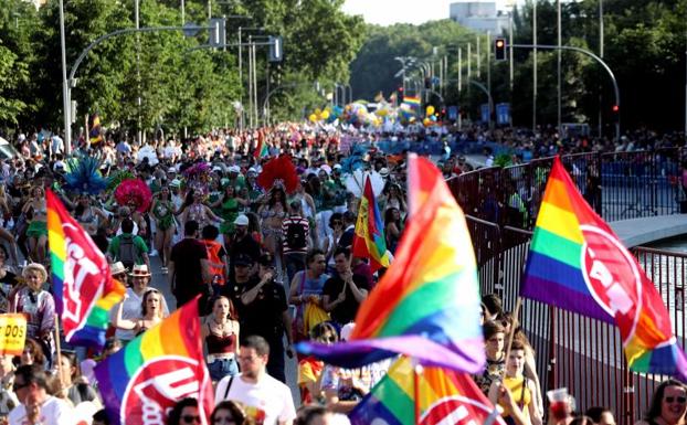 Imagen principal - La protección de menores trans y Pacto de Estado frente al VIH, reivindicaciones del Orgullo