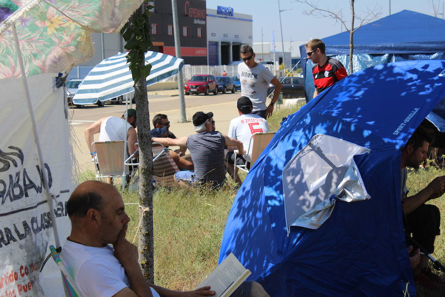 Fotos: Concentración a las puertas de Vestas